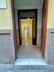 Lloguer Local Comercial a Calle velarde 5. Academia de danza o clases de yoga?  también peluquería! monta l