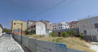 Terreny residencial a Carrer metge goncal salvador 1. Tres parcelas urbanas a la venta en alcoy, haz tu oferta!