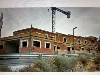 Edifici  Calle san isidro. Inversores!!! en venta 14 viviendas adosadas al 60 en  crevillen