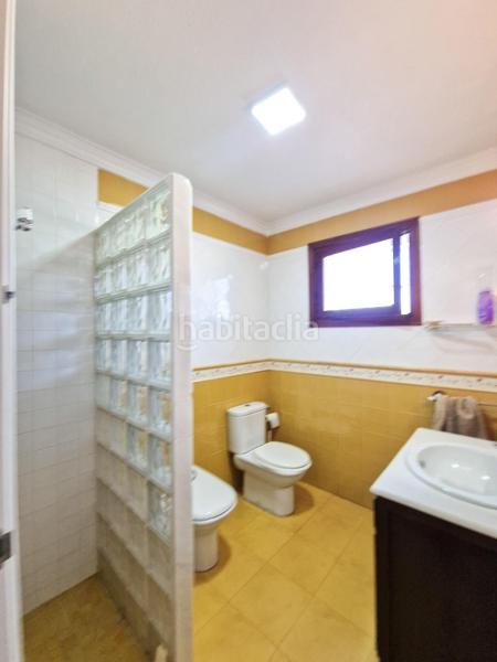 Foto 1659fbe5-b5b1-4c36-b0a7-3010fcf24575. Chalet venta chalet urbano con piscina a pocos metros farmacia peña las águilas en Elche / Elx