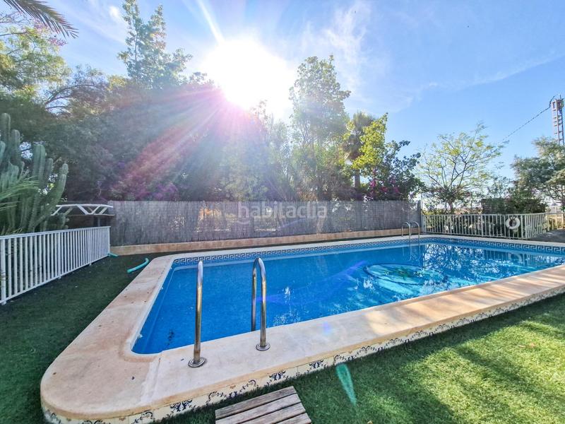 Foto 89c27d7e-3528-4dda-8326-960f6ba40b0a. Chalet venta chalet urbano con piscina a pocos metros farmacia peña las águilas en Elche / Elx