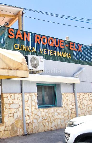 Foto a09388c8-9ef3-49d4-ac29-d6a029523a2a. Chalet venta chalet urbano con piscina a pocos metros farmacia peña las águilas en Elche / Elx
