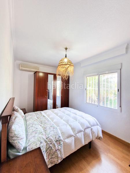 Foto bf218884-459a-4528-a102-14a728bc19f9. Chalet venta chalet urbano con piscina a pocos metros farmacia peña las águilas en Elche / Elx