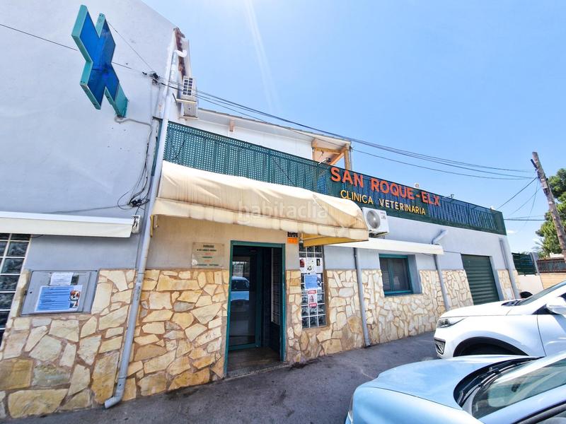 Foto c499c106-602b-4712-aa05-5ec918e1b018. Chalet venta chalet urbano con piscina a pocos metros farmacia peña las águilas en Elche / Elx