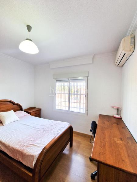 Foto cac41140-4832-4e49-b98e-d5a910a95794. Chalet venta chalet urbano con piscina a pocos metros farmacia peña las águilas en Elche / Elx