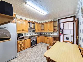 Pis a Carrús Oeste. Amplio piso con ascensor, 4 dorm, equipado, garaje opc,. novelda