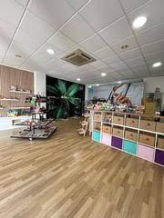 Miete Geschäftsraum in Playa Levante. Se traspasa tienda de cbd con salida de humo
