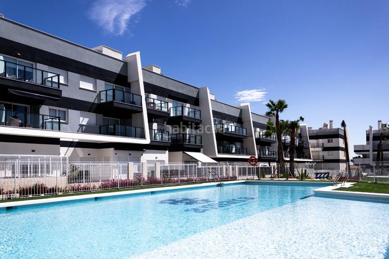 Foto 16117e7a-1fd8-4268-bfd2-41fd1c72c66c. Erdgeschoss mit parking pool in Panorama-Sierramar Santa Pola