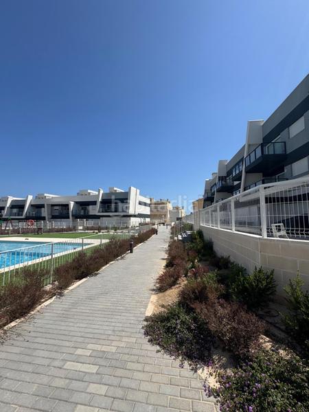 Foto ff28ab3f-dda9-4246-aa9e-7e34a48a2494. Erdgeschoss mit parking pool in Panorama-Sierramar Santa Pola