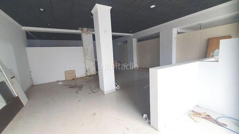 Foto f1ab2d33-5a35-473c-96b3-eb1d02919e92. Local comercial oportunidad de inversión, amplios 3 local comerciales unificado en zona estratégica en Elda