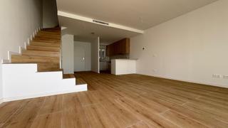 Casa adossada a Castalla. Moderno adosado en castalla espacios amplios y acabados de calid