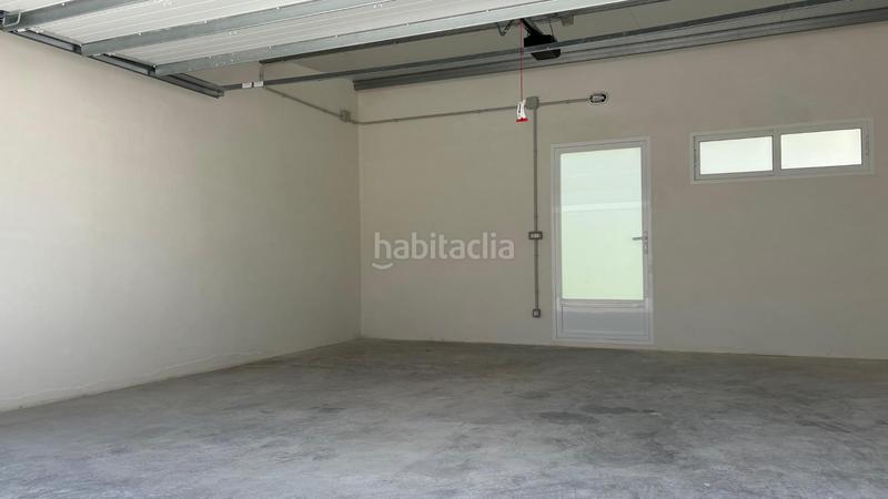 Foto 1607c486-ed09-4b18-ae73-c73385bc8ee5. Casa adosada moderno adosado espacios amplios y acabados de calidad en Castalla