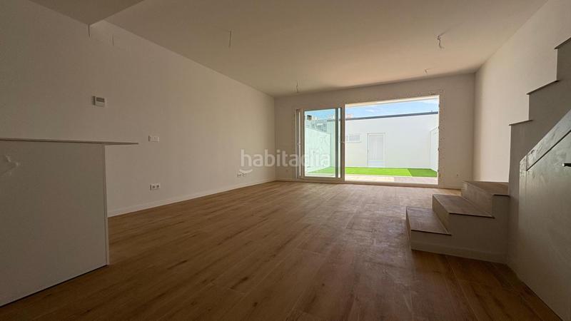 Foto 21692e83-c751-4892-8065-8144bb167f70. Casa adosada moderno adosado espacios amplios y acabados de calidad en Castalla