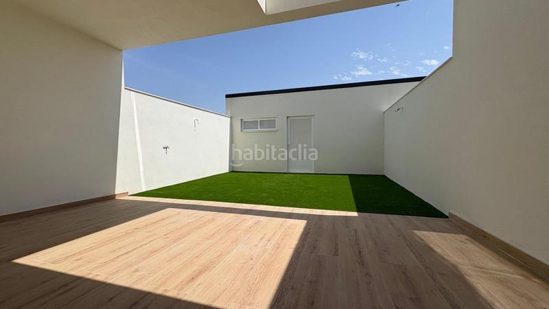 Foto 52a193ce-d025-4094-b2dd-9b8ea657a675. Casa adosada moderno adosado espacios amplios y acabados de calidad en Castalla