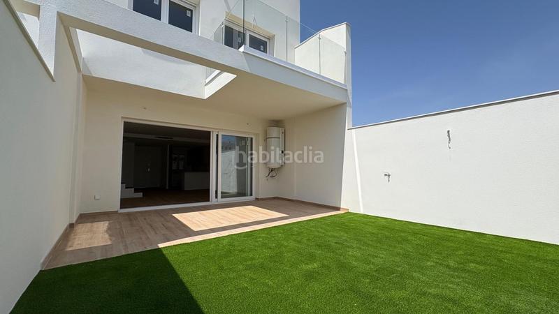 Foto 7804416f-9f69-47b0-9b3b-81ae101952ad. Casa adosada moderno adosado espacios amplios y acabados de calidad en Castalla