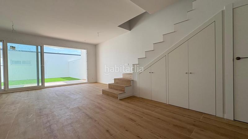 Foto 7845b503-e89c-4fb1-ae12-90d13b00c198. Casa adosada moderno adosado espacios amplios y acabados de calidad en Castalla