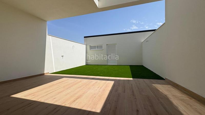 Foto d622e61a-5ff9-4f58-8c8d-a56ccca840eb. Casa adosada moderno adosado espacios amplios y acabados de calidad en Castalla
