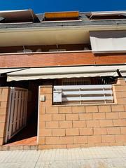 Location Maison jumelée à Ciutat Esportiva. Coqueto triplex en la zona de moda en alquiler