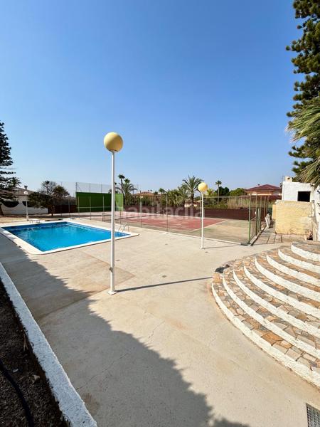 Foto 01a8b1a2-f87b-4680-846d-374ffd2dc5a2. Chalet mit parking pool in Peña de las Águilas Elche / Elx