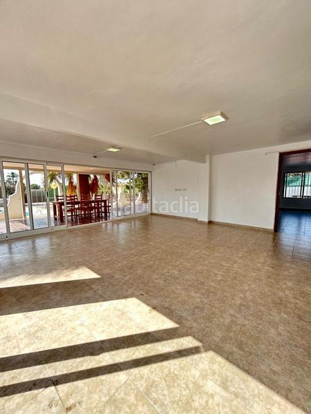 Foto 1631b096-1236-4a8a-8c2f-44ba2c1fd70f. Chalet mit parking pool in Peña de las Águilas Elche / Elx