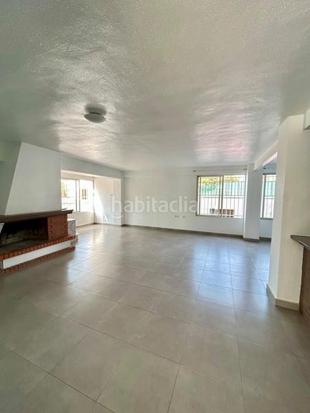 Foto 083a42bc-6c8f-4884-9c96-20bf2963b1a8. Chalet avec parking piscine dans Peña de las Águilas Elche / Elx