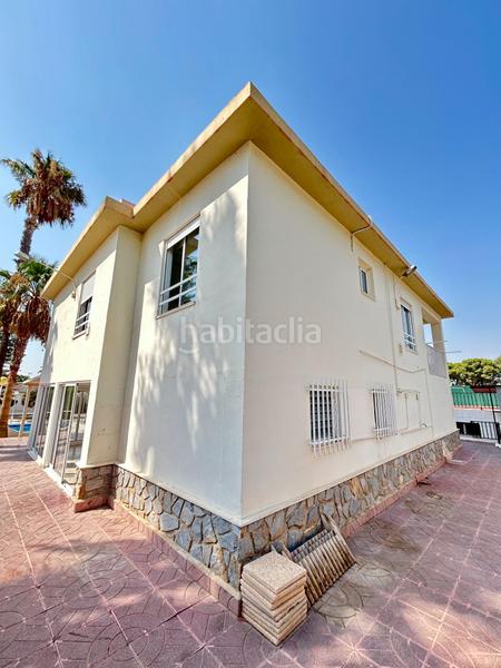 Foto 7e21f1c4-654f-47e7-ba29-d816359c7058. Chalet avec parking piscine dans Peña de las Águilas Elche / Elx