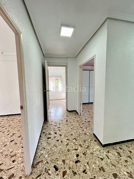 Foto 7e2cd2ca-b4b1-49fa-83e6-495547fcbc74. Chalet avec parking piscine dans Peña de las Águilas Elche / Elx