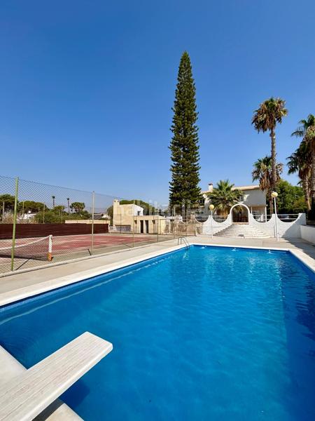 Foto 93cbd7f1-9e08-4193-951b-3983d49f2c2b. Chalet avec parking piscine dans Peña de las Águilas Elche / Elx