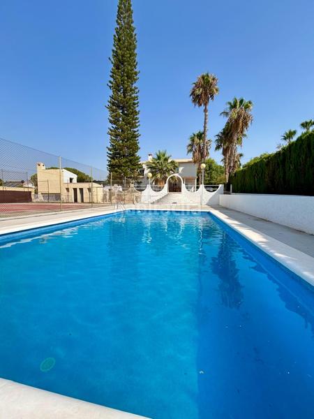 Foto eba1dd9a-df95-42c9-84a0-a3a964e83434. Chalet avec parking piscine dans Peña de las Águilas Elche / Elx