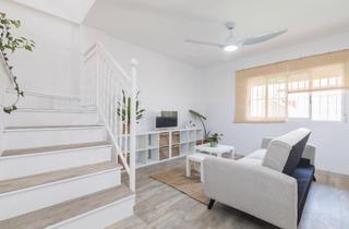 Maison  Calle málaga. Adosado con piscina en santa pola, zona santiago bernabeu