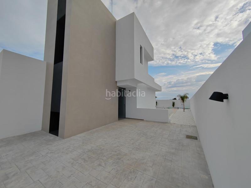 Foto 7cf4ad1f-f19d-4e7b-86b1-4423a1c3cc34. Chalet estrena tu villa en san juan en La Font-Mezquitas San Juan de Alicante