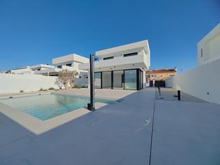 Chalet in La Font-Mezquitas. Estrena tu villa en san juan
