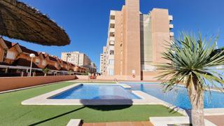 Planta baja en Ciutat Universitària. Planta baja reformada, piscina, garaje,  patio 29m, balcón acris