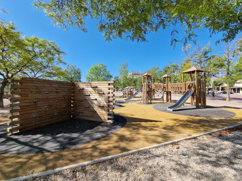 Foto 4a622588-4a6d-43c1-84f5-644b8dc839c8. Planta baixa amb calefacció piscina a Ciutat Universitària Elche / Elx