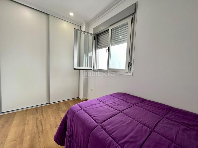 Foto 02d6dbf1-4716-44e6-a18f-ed3a2a36c170. Pis a Reina Victoria - Miguel Hernández Elche / Elx