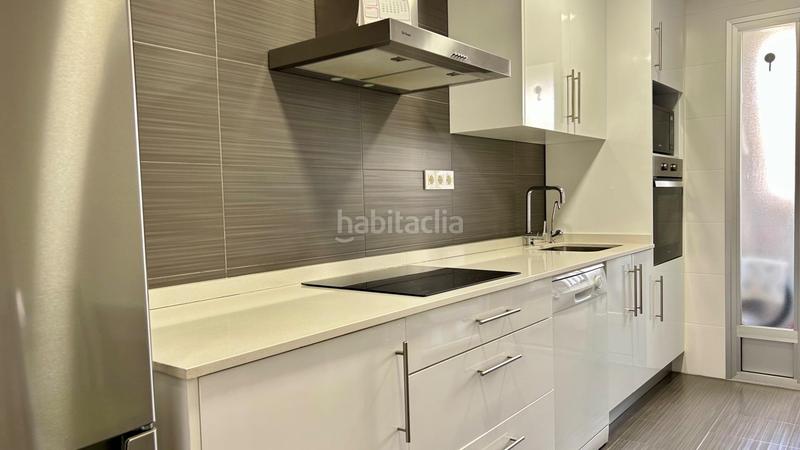 Foto 2c64a753-6a8f-4b8e-8d2d-7e1ca859c0af. Pis a Reina Victoria - Miguel Hernández Elche / Elx