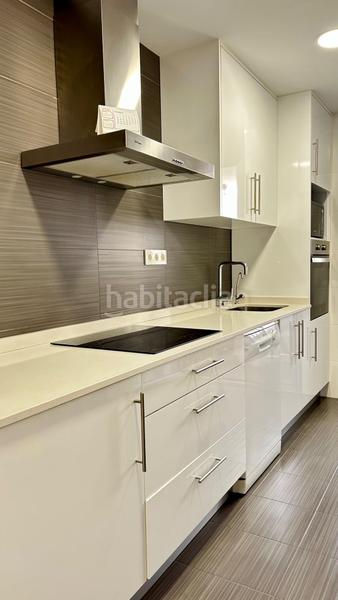 Foto 6bf6fbc3-af60-47c3-ac69-e4a3a4080d41. Pis a Reina Victoria - Miguel Hernández Elche / Elx