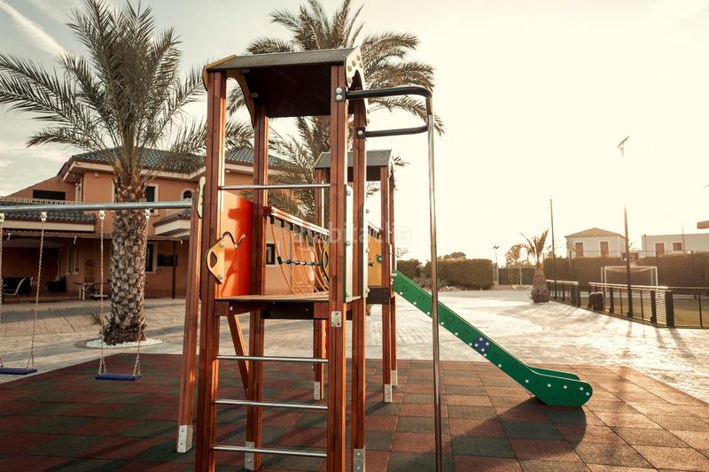 Foto cfe3d9a5-ae7c-48ba-86c7-4e72f66fae67. Xalet amb calefacció aparcament piscina a La Portalada Elche / Elx