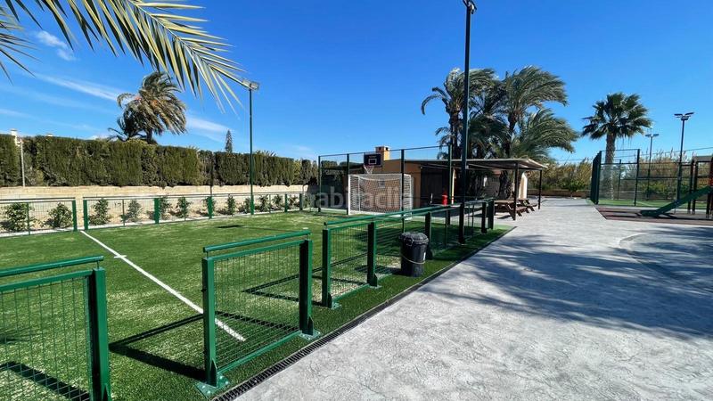 Foto e90ad31b-4cc9-41a8-a831-b695d71bb6a1. Xalet amb calefacció aparcament piscina a La Portalada Elche / Elx