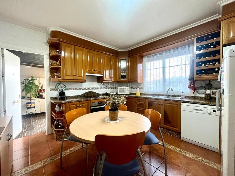 Foto 94338380-092e-4a0c-a09c-b7d18b62a68c. Xalet amb aparcament piscina a Jubalcoi Elche / Elx