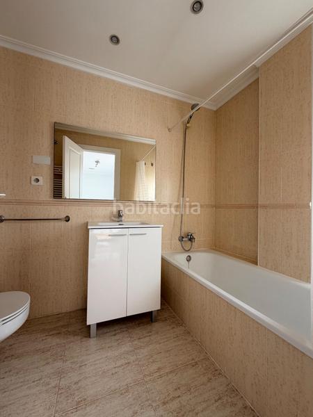 Foto 1ba9ca9f-4149-467b-9ad2-7e94d17db3d2. Lloguer planta baixa amb calefacció aparcament piscina a Elche / Elx