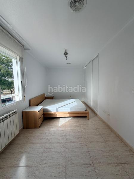 Foto a50636c9-42a0-4ef4-82bb-36fc6ce55c80. Alquiler planta baja tu planta baja de alquiler en zona kelme en urbanización con piscina en Elche / Elx