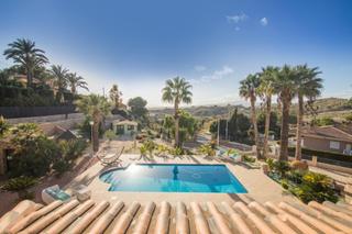 Chalet à Jubalcoi. Villa mediterránea bonavista elche