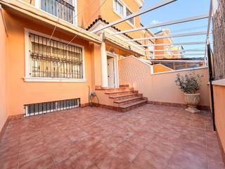 Casa a El Travaló - Martínez Valero. Amplio bungalow con sótano, 4 dorm, 3 asesos, terraza 27m, 2 gar