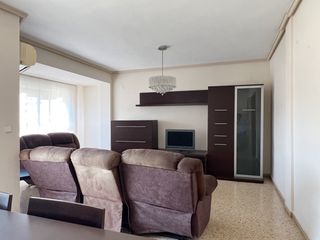 Appartement à Carrer del pintor ferrer calatayud 5. Fantástica vivienda amueblada, amplia, luminosa y muy bien situa