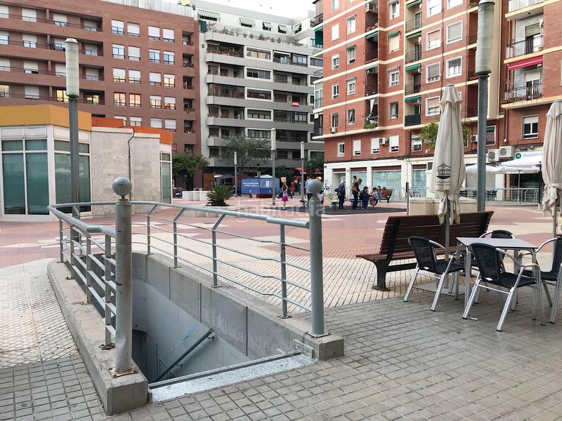 Foto 95ee7350-a12f-4cc9-adb8-95f9db327508. Autoparkplatz in plaça de polo de bernabé 6 in Exposició Valencia