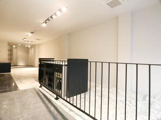 Rent Business premise in Carrer dels venerables 5dupl
