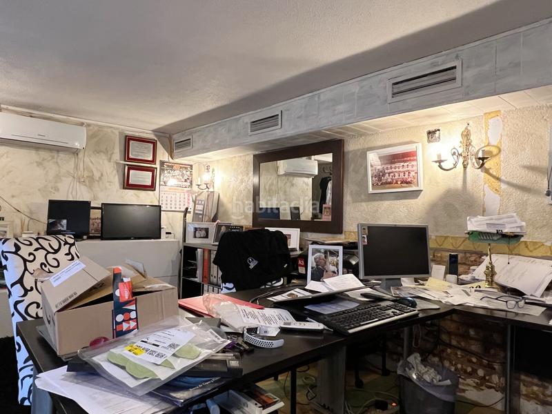 Foto d99699fb-ac6d-4354-9a9a-89eeb187abcf. Traspaso local comercial en carrer d'eduard boscà 8 en Valencia