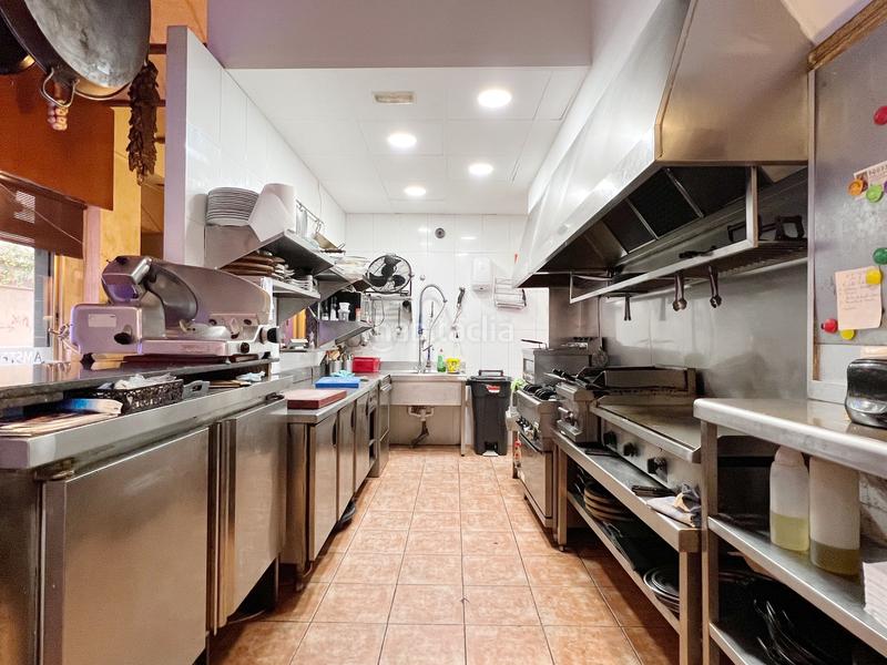 Foto c2ea7a92-42da-42f3-970c-369a97249e34. Trapasso locale commerciale in carrer d'eduard boscà 8 in Valencia