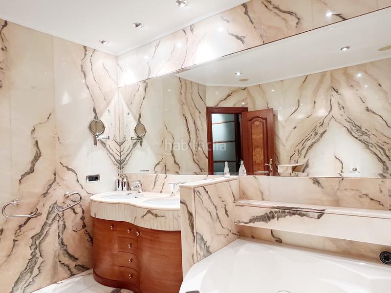 Foto 01889da4-d861-48f4-a386-350658032d85. Edifici a plaça de la font de sant agustí 5d a El Castellar i l'Oliverar Valencia